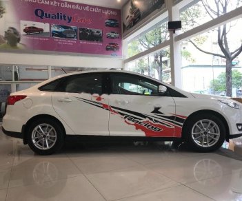 Ford Focus Trend 1.5L 2018 - Bán xe Ford Focus Trend 1.5L năm 2018, màu trắng