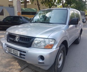 Mitsubishi Pajero 2005 - Bán Mitsubishi Pajero đời 2005, màu bạc, nhập khẩu