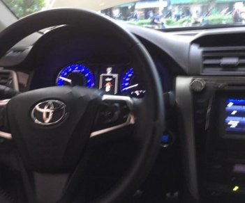 Toyota Camry 2.5Q 2015 - Bán Toyota Camry 2.5Q sản xuất năm 2015, màu vàng