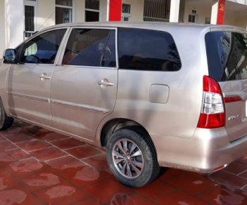 Toyota Innova 2015 - Bán Toyota Innova đời 2015 số sàn, giá 555tr