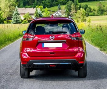 Nissan X trail 2WD 2.0 2018 - Cần bán xe Nissan X trail 2WD 2.0 sản xuất 2018, màu đỏ, xe nhập, giao xe tháng 8