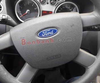 Ford Focus 2013 - Bán Ford Focus năm sản xuất 2013, màu bạc  