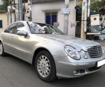 Mercedes-Benz E class E200 2004 - Bán Mercedes E200 năm sản xuất 2004, màu bạc 