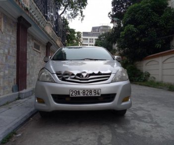 Toyota Innova G 2009 - Cần bán Toyota Innova 2.0 sản xuất 2009, màu bạc chính chủ, 400tr