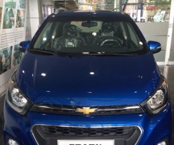 Chevrolet Spark LT 1.2 MT 2018 - Cần bán xe Chevrolet Spark LT 1.2 MT đời 2018, màu xanh lam, giá chỉ 389 triệu