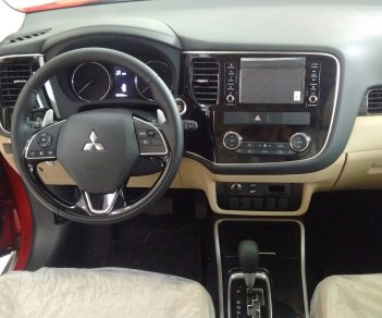 Mitsubishi Outlander 2.0 CVT 2018 - Bán Mitsubishi Outlander 2.0 CVT đời 2018, màu trắng, giá tốt