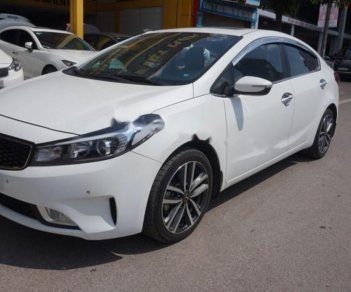 Kia Cerato AT 2017 - Bán ô tô Kia Cerato 2017, màu trắng, giá chỉ 608 triệu