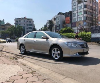 Toyota Camry 2.5Q 2014 - Bán ô tô Toyota Camry 2.5Q sản xuất năm 2014, màu vàng như mới