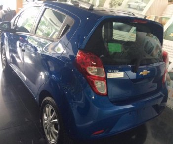 Chevrolet Spark LT 1.2 MT 2018 - Cần bán xe Chevrolet Spark LT 1.2 MT đời 2018, màu xanh lam, giá chỉ 389 triệu