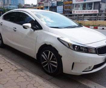 Kia Cerato AT 2017 - Bán ô tô Kia Cerato 2017, màu trắng, giá chỉ 608 triệu