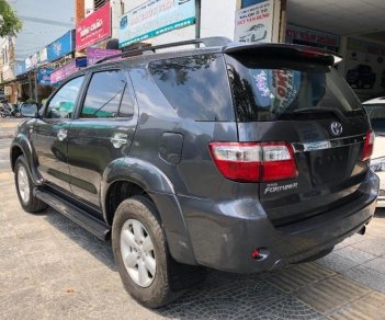 Toyota Fortuner 2009 - Bán ô tô Toyota Fortuner 2009, màu xám, 585tr