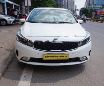 Kia Cerato AT 2017 - Bán ô tô Kia Cerato 2017, màu trắng, giá chỉ 608 triệu