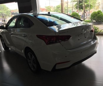 Hyundai Accent 2018 - Bán xe Hyundai Accent năm sản xuất 2018, màu trắng