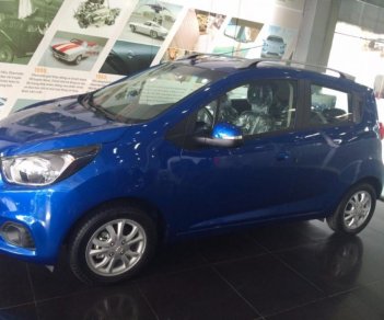 Chevrolet Spark LT 1.2 MT 2018 - Cần bán xe Chevrolet Spark LT 1.2 MT đời 2018, màu xanh lam, giá chỉ 389 triệu