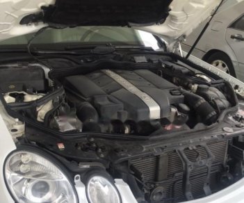 Mercedes-Benz E class E240 2003 - Bán xe Mercedes E240 2003, màu trắng, giá chỉ 290 triệu