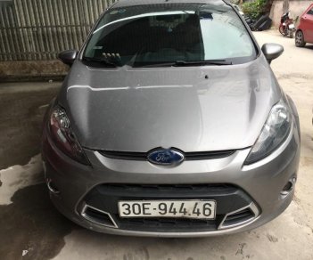 Ford Fiesta 2011 - Cần bán lại xe Ford Fiesta sản xuất 2011, màu xám ít sử dụng