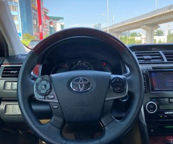 Toyota Camry 2.5Q 2014 - Bán ô tô Toyota Camry 2.5Q sản xuất năm 2014, màu vàng như mới