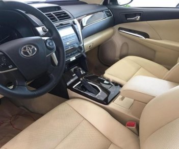 Toyota Camry 2.0E 2018 - Bán Toyota Camry 2.0E sản xuất 2018, màu đen, 967 triệu