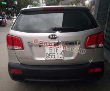 Kia Sorento 2013 - Cần bán lại xe Kia Sorento năm sản xuất 2013, màu bạc, nhập khẩu nguyên chiếc