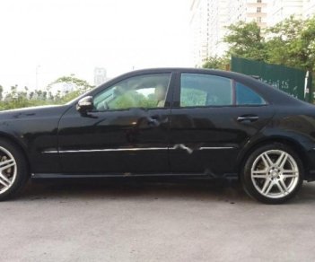 Mercedes-Benz E class E240 2005 - Gia đình bán Mercedes E240 đời 2005, màu đen