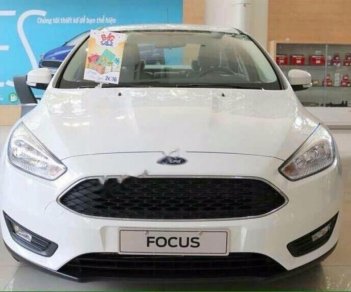 Ford Focus Trend 1.5L 2018 - Bán ô tô Ford Focus Trend 1.5L năm 2018, màu trắng