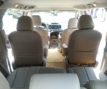 Toyota Sienna 2.7LE 2011 - Bán Toyota Sienna 2.7LE năm 2011, màu vàng, xe nhập