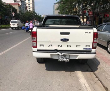 Ford Ranger XLS 2.2L 4x2 AT 2015 - Cần bán lại xe Ford Ranger XLS 2.2L 4x2 AT đời 2015, màu trắng, nhập khẩu nguyên chiếc 