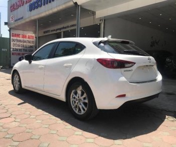 Mazda 3 1.5L Facelift 2017 - Cần bán xe Mazda 3 1.5L Facelift sản xuất 2017, màu trắng, 705tr