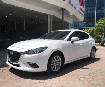 Mazda 3 1.5L Facelift 2017 - Cần bán xe Mazda 3 1.5L Facelift sản xuất 2017, màu trắng, 705tr