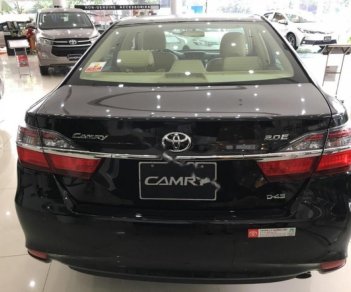 Toyota Camry 2.0E 2018 - Cần bán Toyota Camry 2.0E năm sản xuất 2018, màu đen, giá 980tr