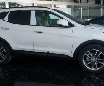 Hyundai Santa Fe 2.4L 4WD 2018 - Cần bán Hyundai Santa Fe 2.4L 4WD đời 2018, màu trắng