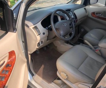 Toyota Innova G 2008 - Cần bán Toyota Innova G đời 2008, màu bạc