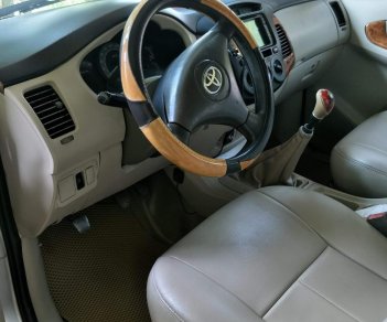 Toyota Innova G 2008 - Cần bán xe Toyota Innova G năm sản xuất 2008, màu bạc