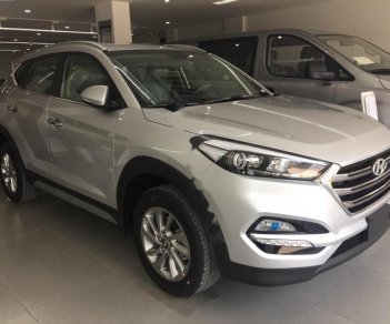 Hyundai Tucson 2018 - Cần bán xe Hyundai Tucson sản xuất năm 2018, màu bạc, 753tr