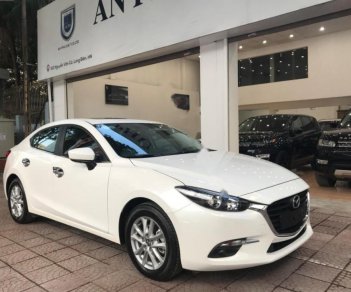 Mazda 3 1.5 AT 2018 - Bán xe Mazda 3 1.5 AT sản xuất 2018, màu trắng số tự động giá cạnh tranh