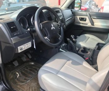 Mitsubishi Pajero 3.0 2008 - Cần bán xe Mitsubishi Pajero 3.0 sản xuất năm 2008, màu đen, xe nhập