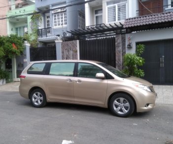 Toyota Sienna 2011 - Cần bán xe Toyota Sienna 2011 màu vàng nhập khẩu Mỹ