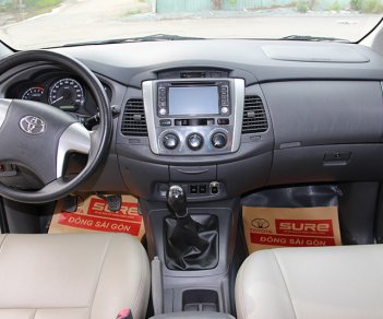 Toyota Innova E 2013 - Bán xe Toyota Innova E đời 2013, màu nâu vàng, giá tốt