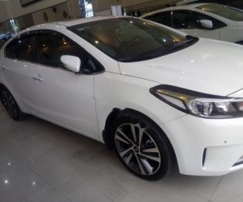 Kia Cerato 1.6AT 2017 - Bán Kia Cerato 1.6AT sản xuất năm 2017, màu trắng  