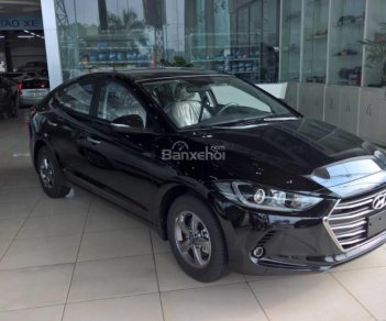 Hyundai Elantra 2018 - Bán Hyundai Elantra 2018, xe giao ngay. Hỗ trợ trả góp nhanh chóng, gọi ngay Mr Khải 0961637288