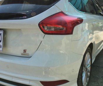 Ford Focus 2016 - Bán xe Ford Focus 2016, màu trắng, giá chỉ 668 triệu