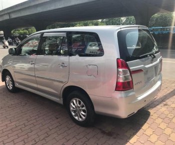 Toyota Innova 2.0E 2014 - Bán ô tô Toyota Innova 2.0E đời 2014, màu bạc 