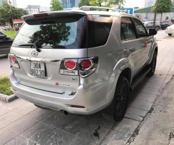 Toyota Fortuner V 4x2AT 2016 - Bán Toyota Fortuner V 4x2AT 2016, màu bạc  