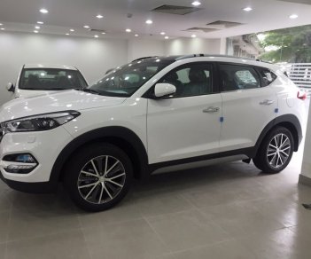 Hyundai Tucson 2018 - Bán xe Hyundai Tucson xăng, giá cực tốt, quà tặng khuyến mãi