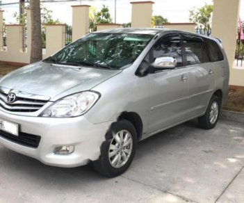 Toyota Innova 2009 - Bán Toyota Innova sản xuất năm 2009, màu bạc xe gia đình, 485 triệu