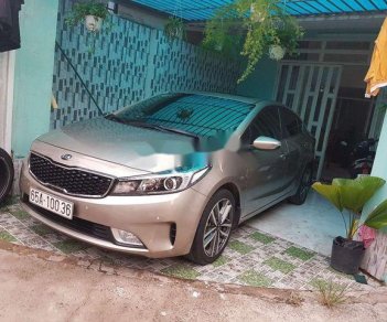 Kia Cerato  2.0AT 2016 - Bán Kia Cerato 2.0AT sản xuất 2016 xe gia đình, 615tr