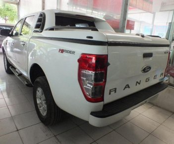 Ford Ranger XLS 2.2L 4x2 AT 2015 - Bán ô tô Ford Ranger XLS 2.2L 4x2 AT đời 2015, màu trắng, xe nhập số tự động, giá 565tr