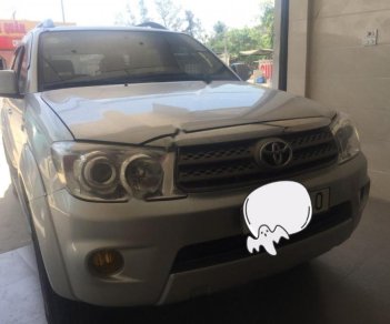 Toyota Fortuner 2010 - Bán Toyota Fortuner đời 2010, màu bạc