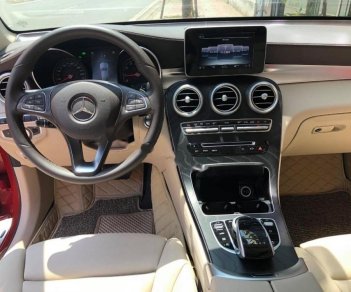 Mercedes-Benz GLC-Class GLC 300 4Matic 2017 - Bán xe Mercedes GLC 300 4Matic năm 2017, màu đỏ