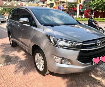 Toyota Innova 2.0 E  2017 - Cần bán Toyota Innova 2.0 E năm sản xuất 2017, màu xám xe gia đình